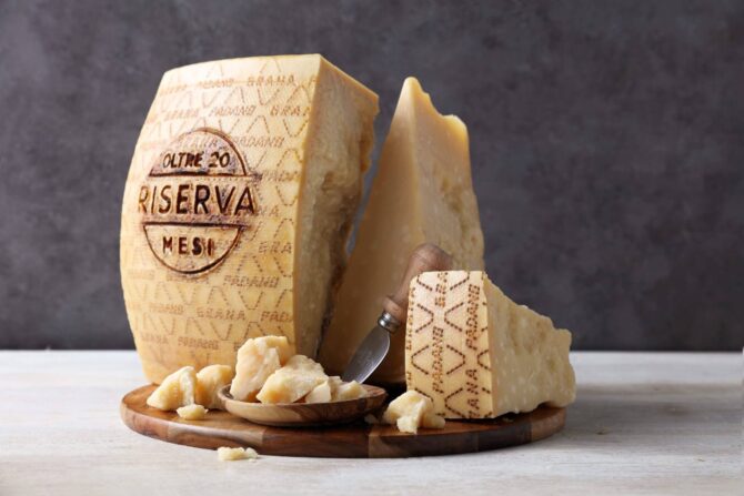 Grana padano riserva dop cheese